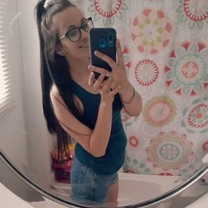 Meet your Posher, Crystal